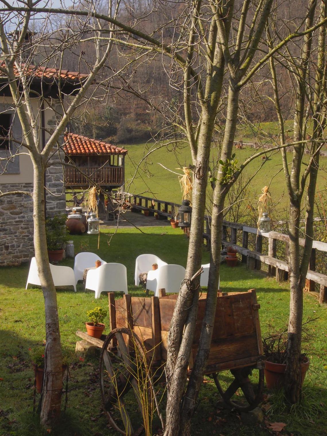 Готель Casona De El Castaniu Serrapio Екстер'єр фото