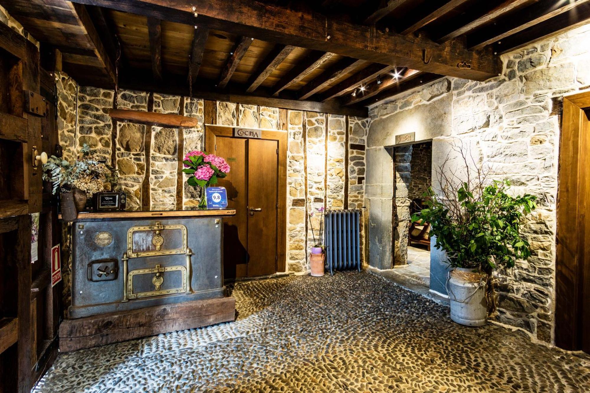 Готель Casona De El Castaniu Serrapio Екстер'єр фото
