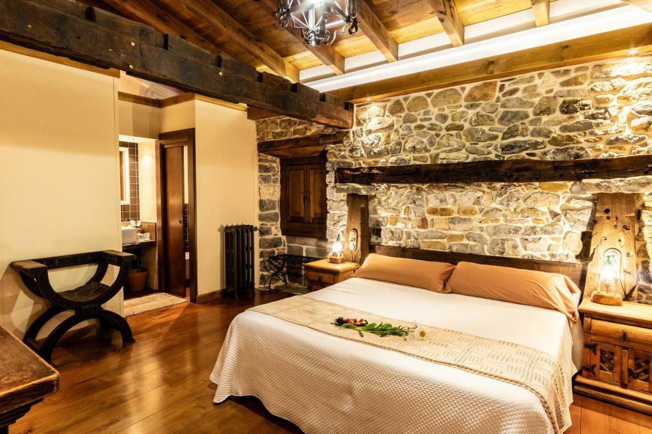 Готель Casona De El Castaniu Serrapio Екстер'єр фото