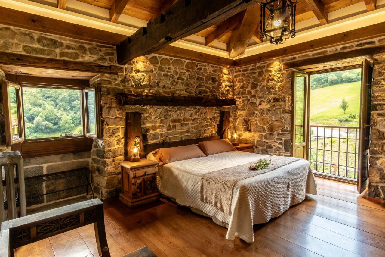 Готель Casona De El Castaniu Serrapio Екстер'єр фото