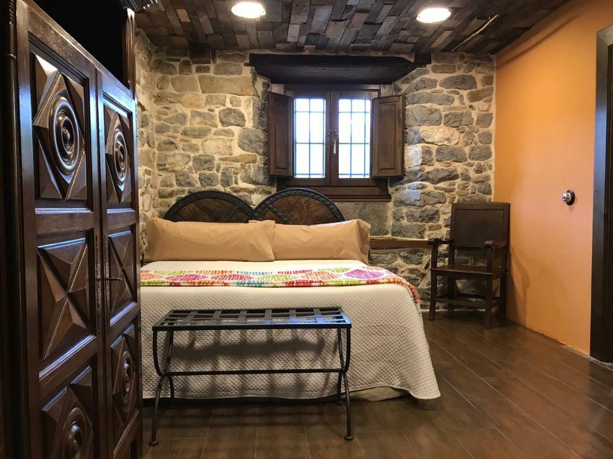 Готель Casona De El Castaniu Serrapio Екстер'єр фото
