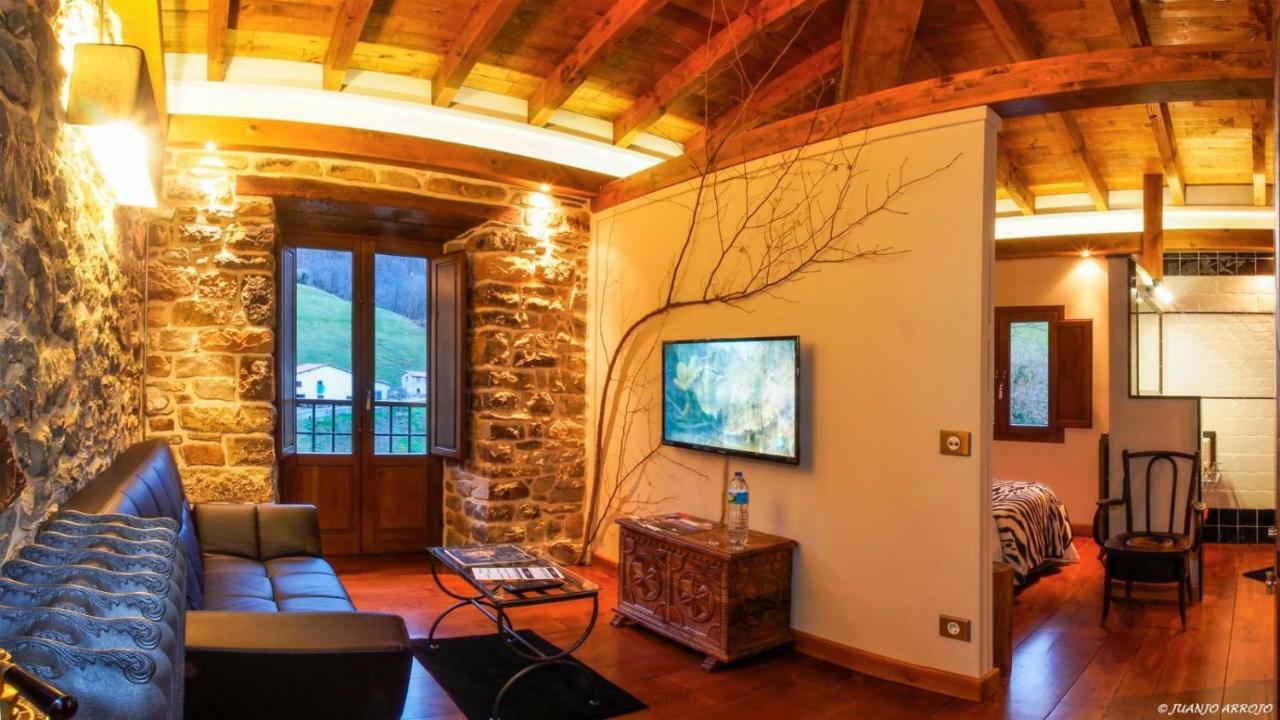 Готель Casona De El Castaniu Serrapio Екстер'єр фото